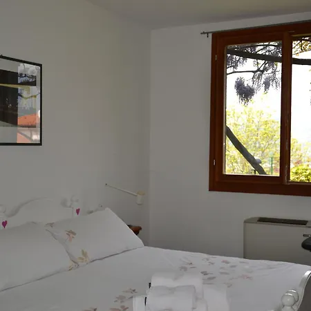 With A View And Pool Longone al Segrino