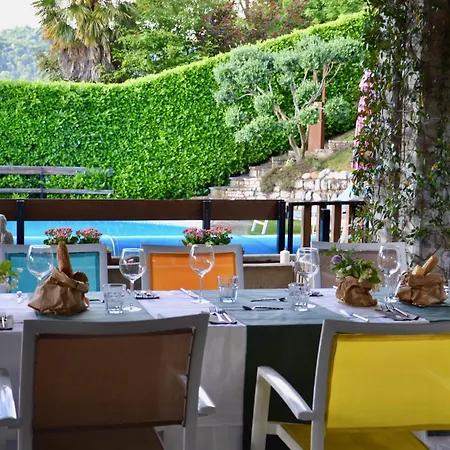 With A View And Pool Вилла Longone al Segrino