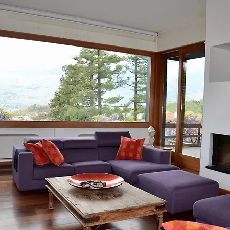 With A View And Pool Вилла Longone al Segrino