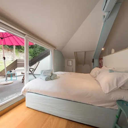 Вилла With A View And Pool