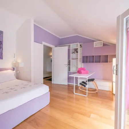 With A View And Pool Вилла Longone al Segrino