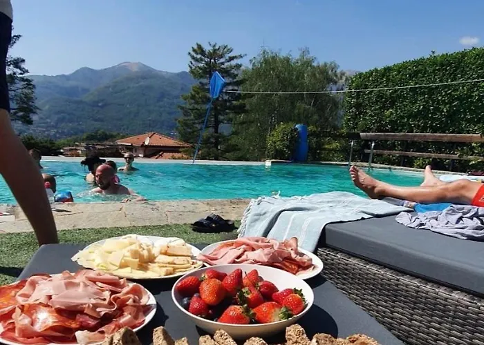 With A View And Pool Villa Longone al Segrino