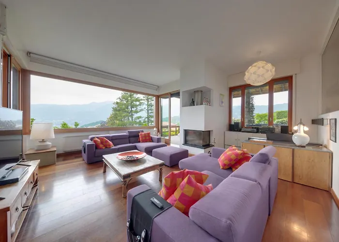 Villa With A View And Pool Longone al Segrino