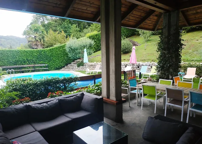فيلة With A View And Pool Longone al Segrino